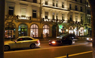 Gewerbe in historischem Gebäude am Kranzplatz